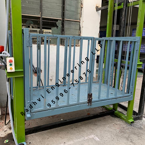 Cargo Lift